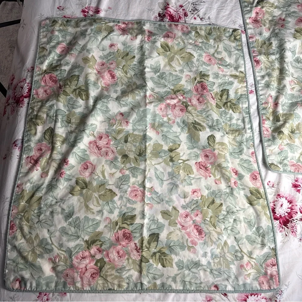 VTG Laura Ashley 2 Shams Set Pillow Covers Cottage Rose CottageCore Green Pink